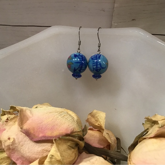 Asian Earrings - Picture 4 of 5